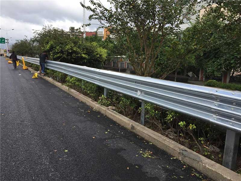 Design standard of highway guardrail